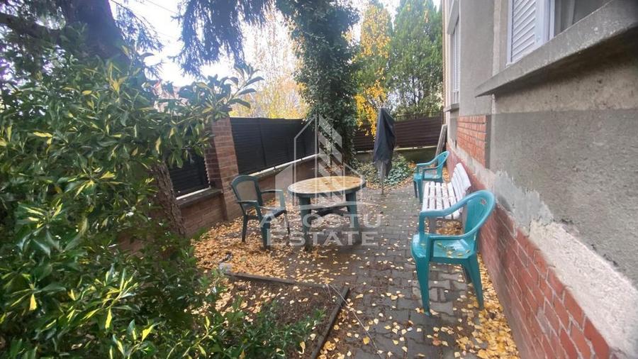Apartament cu 3 camere decomandat, mobilat în Dâmbovița