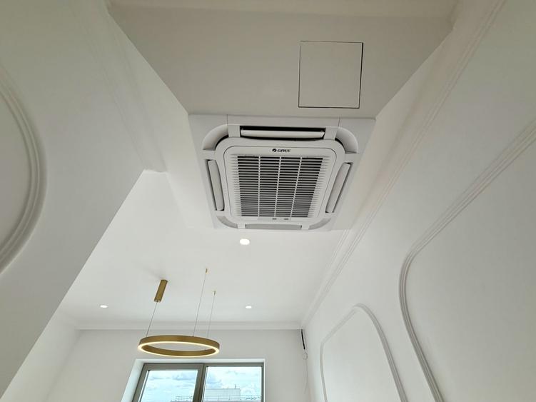Penthouse cu 4 camere decomandat în Domenii
