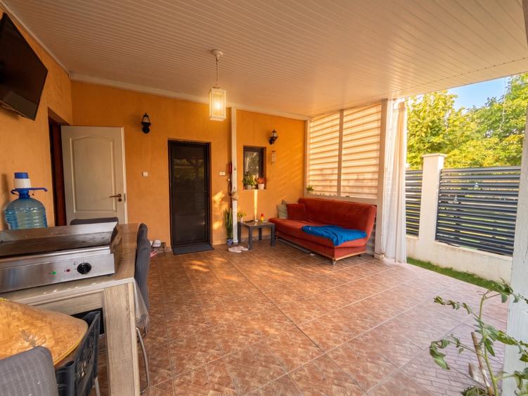 Casă individuală cu 4 camere cu Canalizare în Tunari