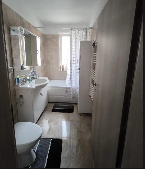 Apartament cu 2 camere decomandat în Giroc