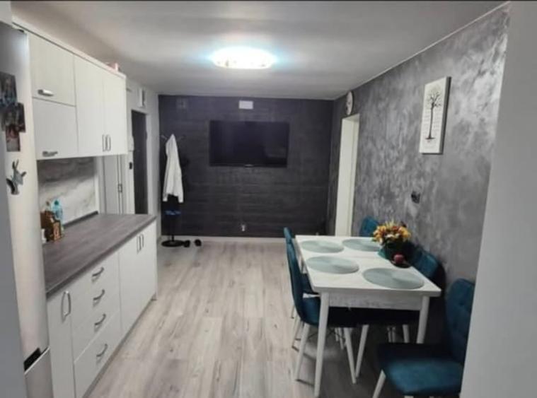 Apartament cu 2 camere decomandat, mobilat în Nord-Vest