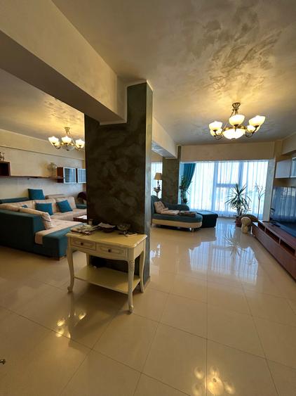 Apartament cu 3 camere decomandat în Peninsula