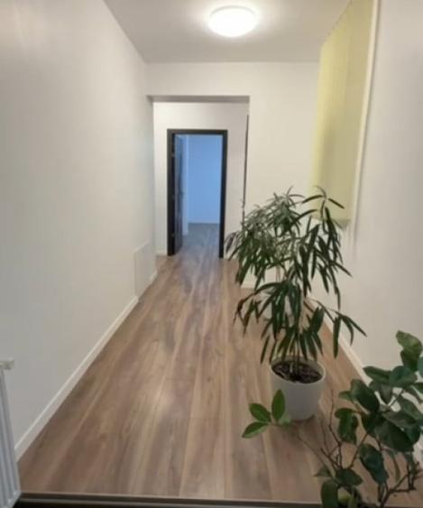 Casă cu 5 camere cu Teren 600 Mp în Central