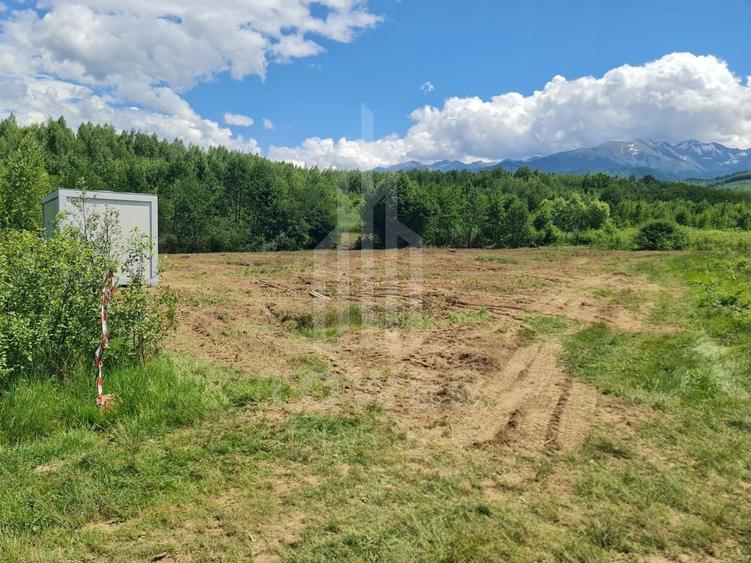 Teren extravilan de 2500 mp, în Porumbacu de Jos