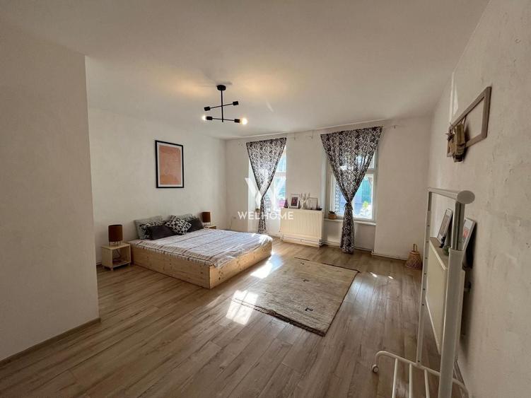 Casă individuală cu 6 camere cu Canalizare în Central