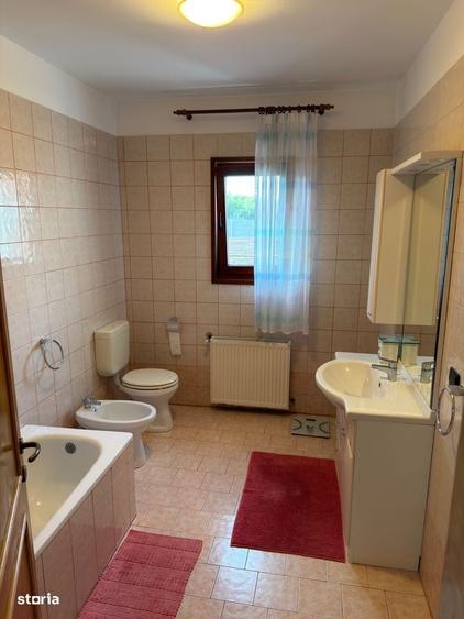 Casă cu 4 camere în Săcălaz