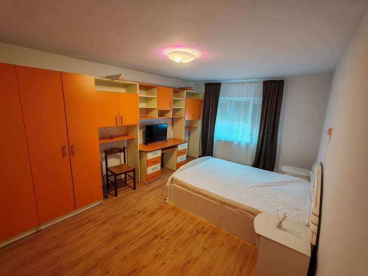 Apartament cu 2 camere decomandat în Cetate