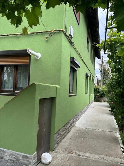 Casă cu Teren 999 Mp în Central