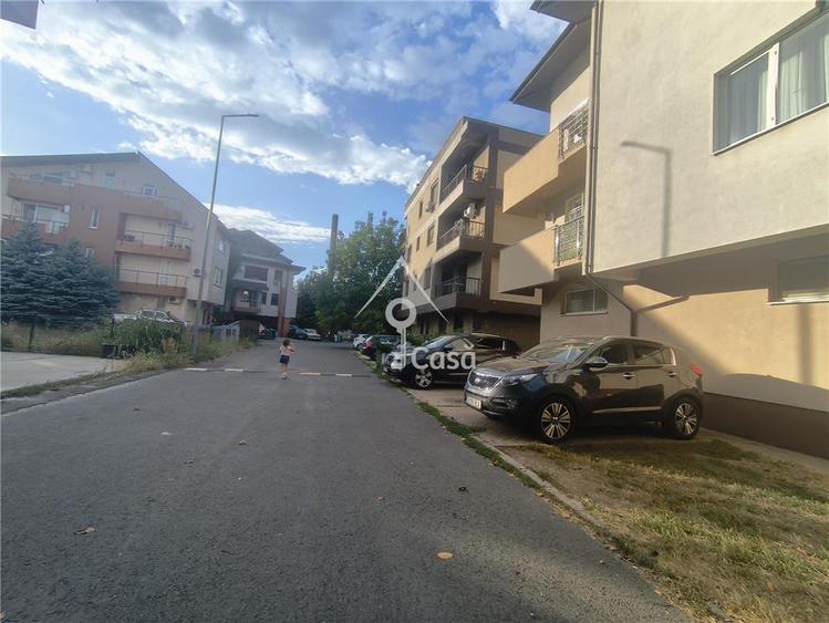 Apartament cu 2 camere semidecomandat, mobilat în Berceni