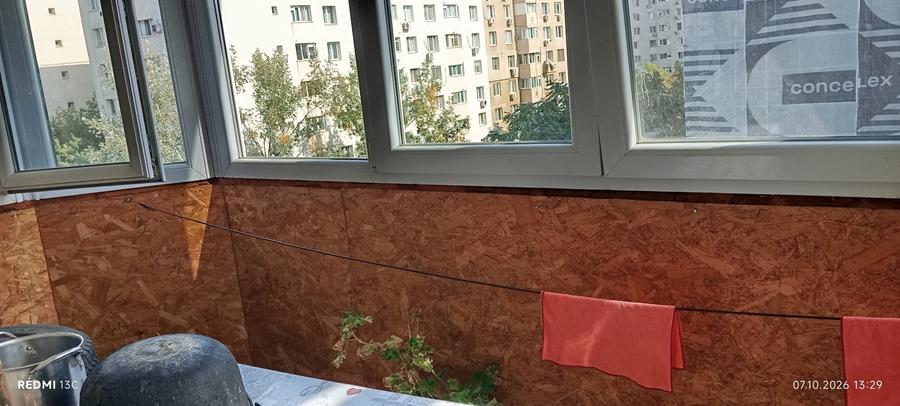 Apartament cu 3 camere semidecomandat în Mihai Bravu