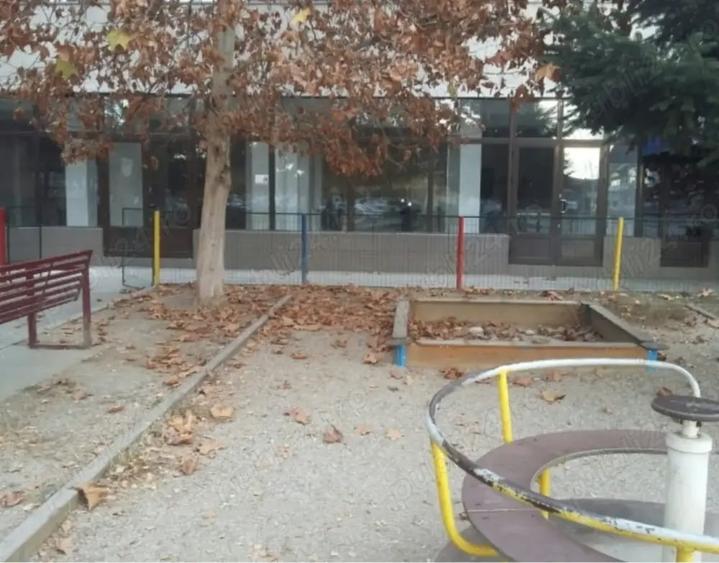 Spațiu comercial, de 80 mp, în Bascov