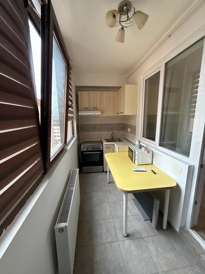 Apartament cu 2 camere semidecomandat în Militari