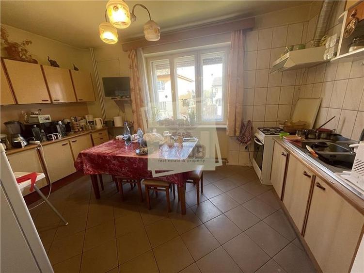 Casa cu 6 camere 3 bai 994 mp teren in Parcul Sub Arini - 6