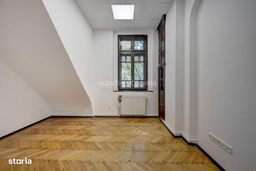 Apartament elegant in vila din perioada interbelica, 6 camere - 9