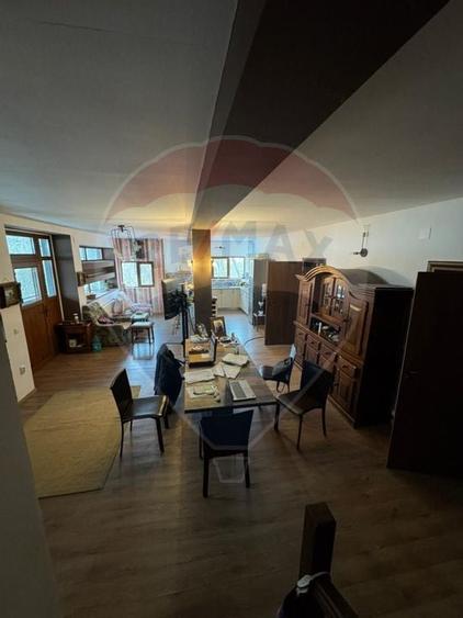 Casă / Vilă cu 7 camere de vânzare - 3