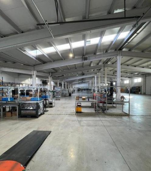 Hala cu acces facil, 2 incaperi, 2500 mp, zona Bulevardul Mu - 30