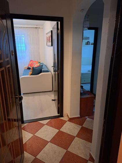 Vand apartament 2 camere decomandat - 1