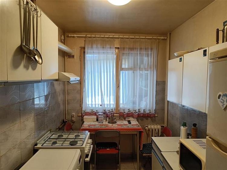 Apartament 2 camere Semidecomandat Emil Racovita - Straduintei - 2