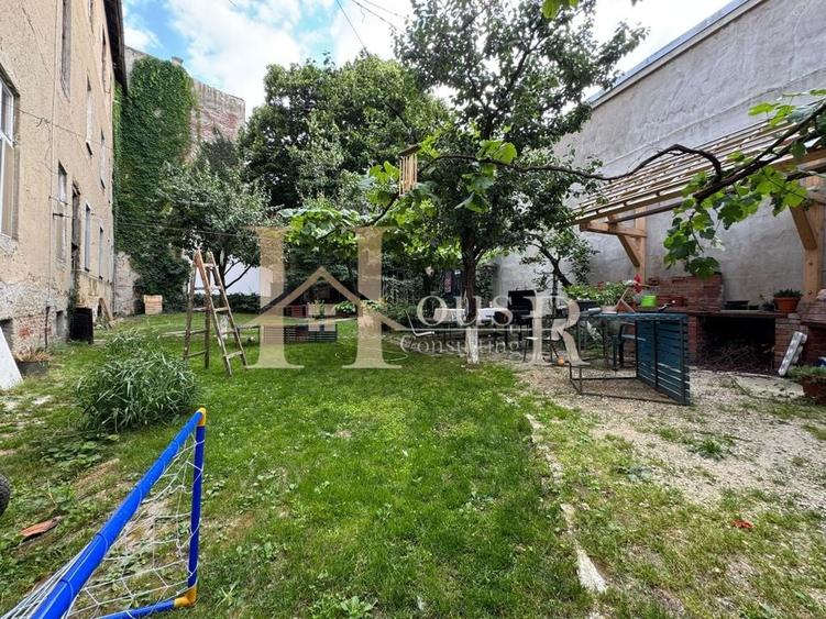 Cladire istorica.Centrala proprie.Curte amenajata cu spatiu verde - 18