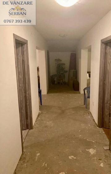 De vanzare Casa in Castelu - 2