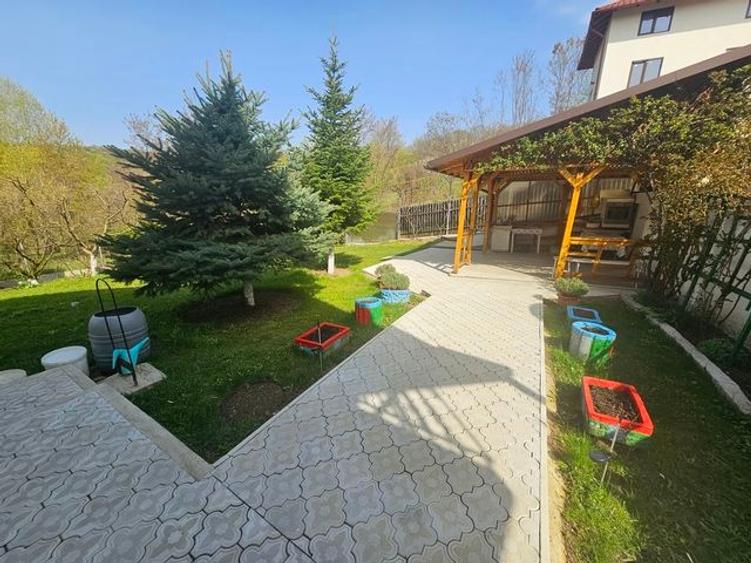 VILĂ ELEGANTĂ CU PRIVELIȘTE DEOSEBITĂ – VALENII DE MUNTE - 26