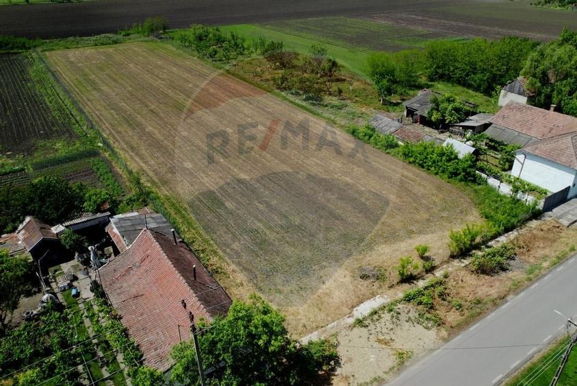 Teren intravilan 5,018mp Variasu Mare - 15 km de Arad/ str. Principala - 1