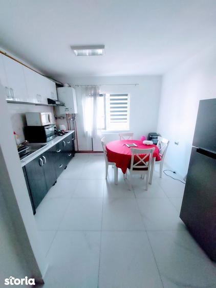 Apartament cu 2 camere decomandat în Plopilor