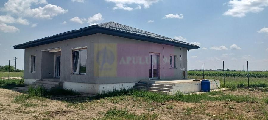 Casă nouă parter, 4 camere, curte 400mp, Săbăreni - 1