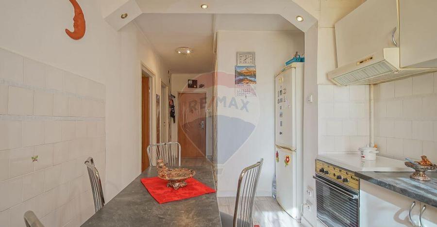 Apartament cu 3 camere de vanzare pe Mircea cel Batran - 2