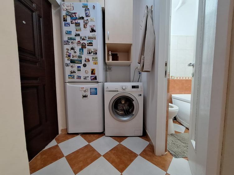 Garsoniera-et 1-bloc izolat termic-complet mobilata si utilata- zona UMT - 4