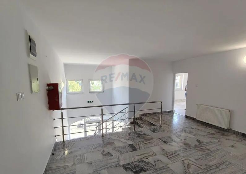DE INCHIRIAT Spa?iu comercial generos P+2 in zona... - 11