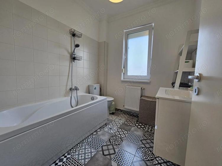 Etaj 2. Bloc izolat!. Renovat recent! - 10