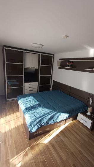 OFER spre inchiriere ap 3 camere - 4