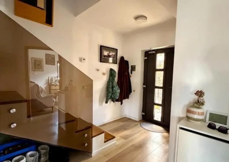 Casa 5 camere langa Primaria Flore?ti - transport ?i magazine aproape - 7