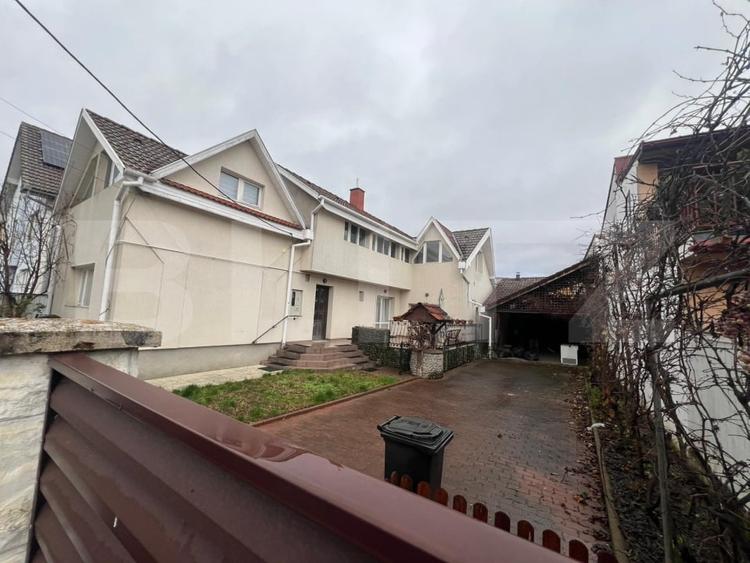 Casa de vanzare, 229 mp, cartierul 7 Noiembrie - 2