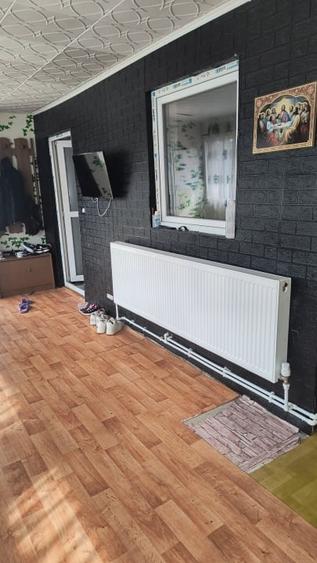 Casa renovata in Preluci la 12 Km de Comanesti , fantana si centrala proprie - 7