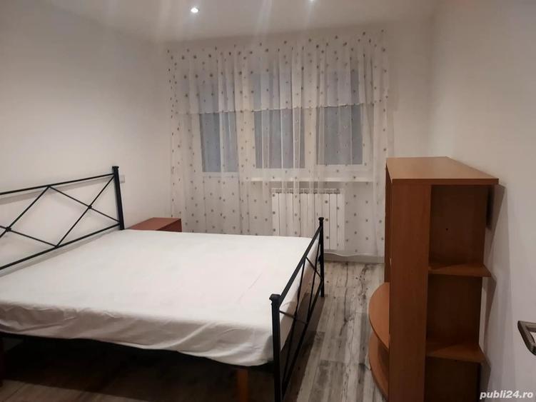 Inchiriez apartament 3 camere, decomandat, etaj 2, Precista - 1