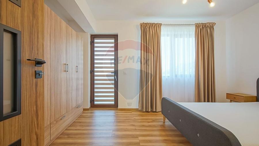 Casă individuală cu 5 camere cu Teren 630 Mp în Hărman