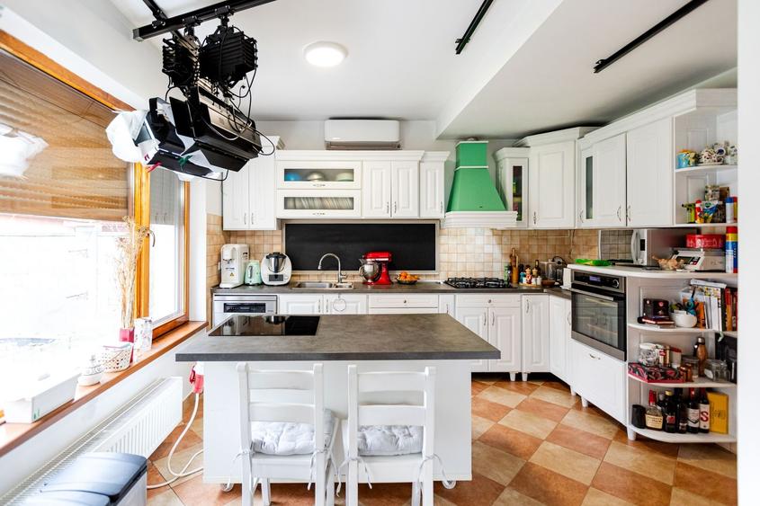 Casă individuală cu garaj - Confort premium - Comision 0% - 8