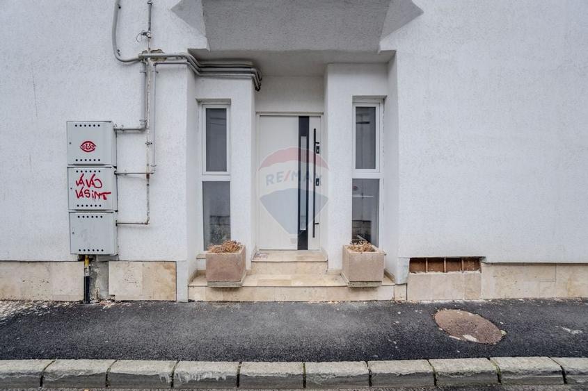 COMISION 0 | Birou modern si luminos la casa cu gradina privata - 20