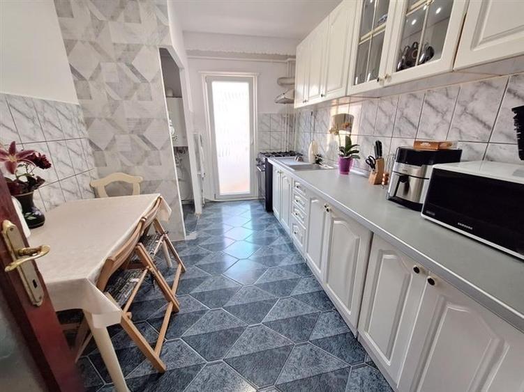 Apartament 3 camere decomandat zona Nord - 5