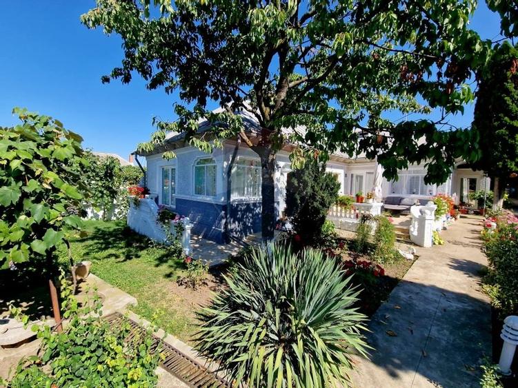 Vand sau schimb cu apartament  2 sau 3 camere si diferenta - 1