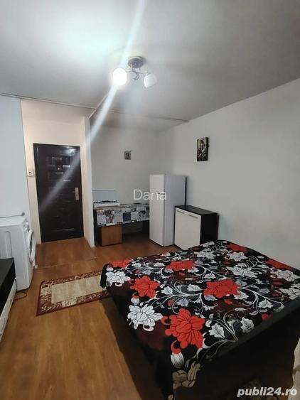 Proprietar vand garsoniera la UMT 18 mp, et 2