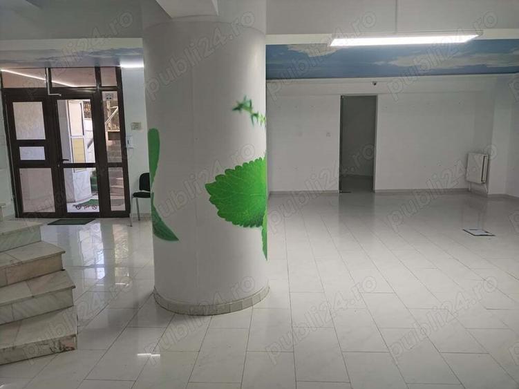 Spatiu 100 care se poate compartimentata, mp in Copou, mai sus de Universitate, la bld principal - 1