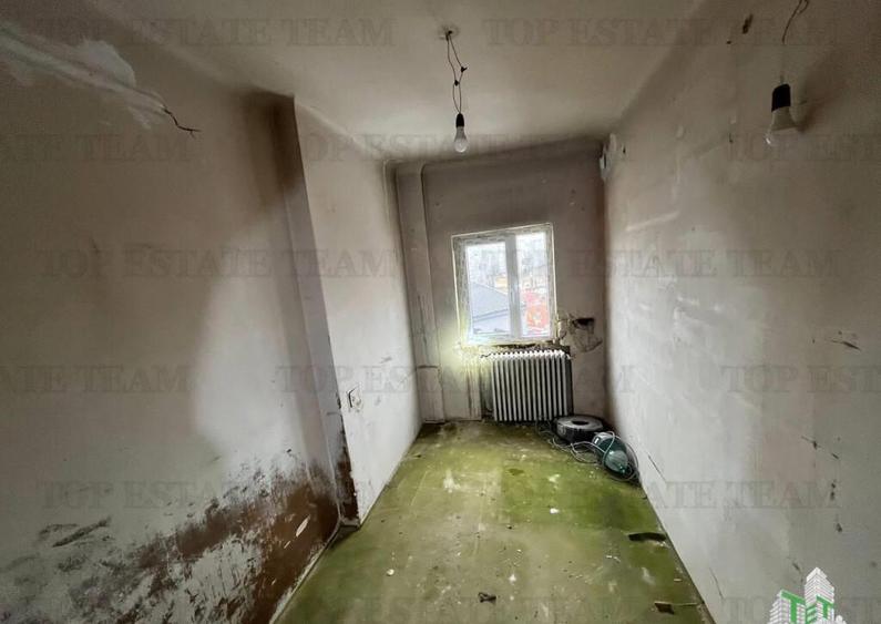 2 garsoniere adiacente la rosu pe Calea Grivitei, etaj 4 - 10