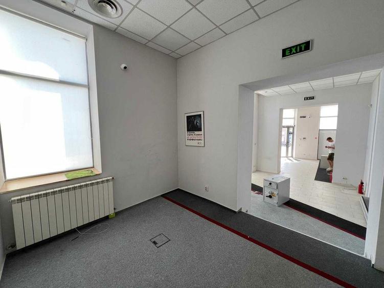 Imobil de prestigiu disponibil fosta agentie bancara BRD. - 6