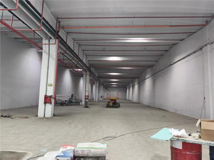 Spatiu Industrial 2000mp Birouri 210 mp Curte Privata Acces TIR Rampa - 1