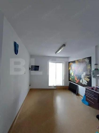 Spatiu comercial/birouri de inchiriat, zona Micro III - 4