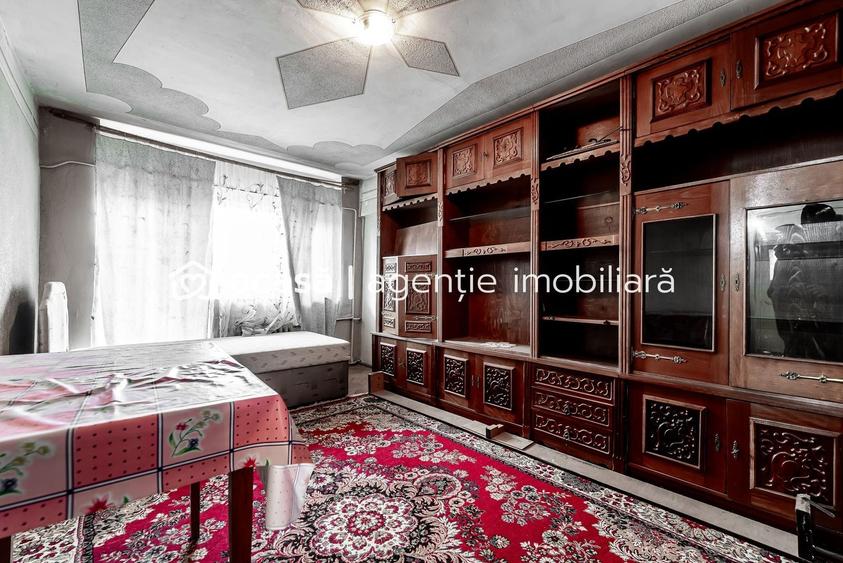 Apartament spatios in centrul orasului Chisineu Cris - 1