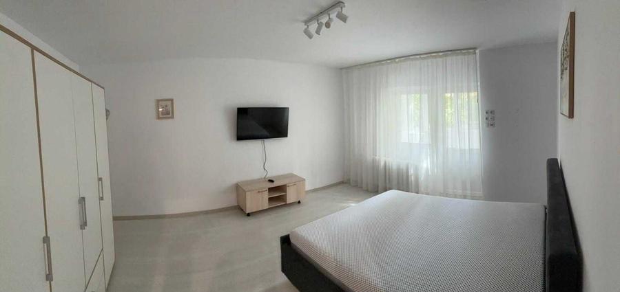 Garsonieră decomandată în Brâncoveanu